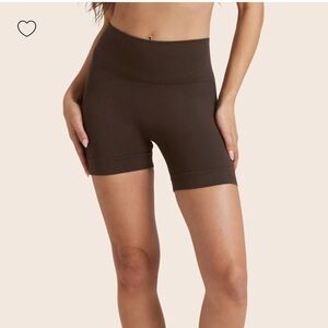 Set active brown biker shorts NWT